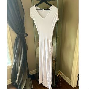 NWOT solid white Venus maxi dress😍